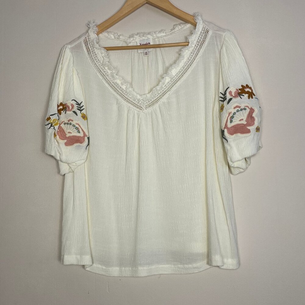 Hayden Los Angeles Top 1XL XL Embroidered Cream Floral Gauzy Lightweight Boho